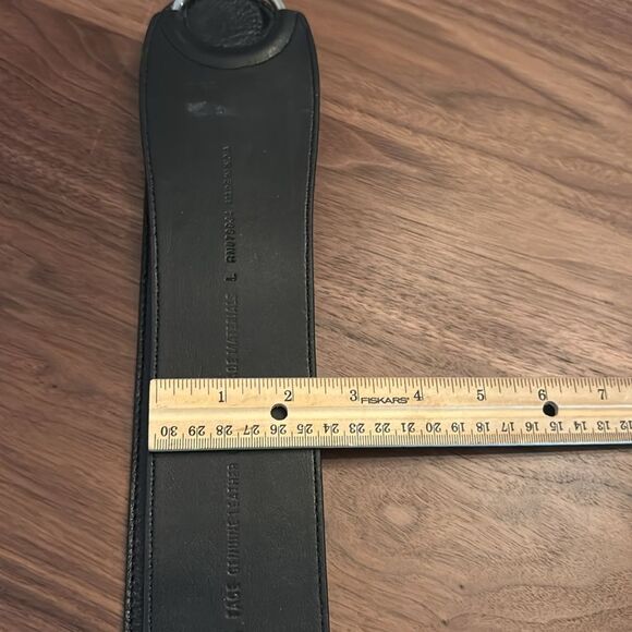 Chico's Leather Statement Belt - Large. Super cute buckle closure, stretch back. - Picture 5 of 6